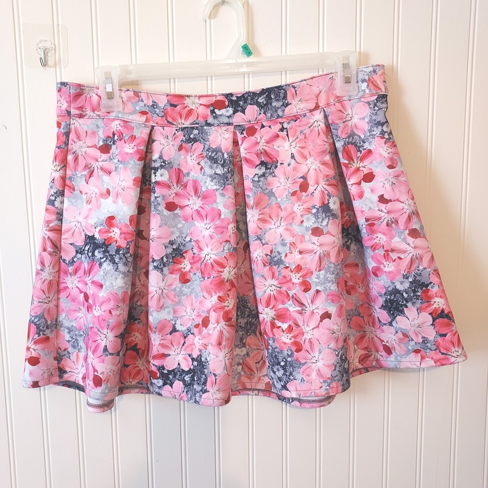 Bethany Mota Floral Pleated Mini Skater Skirt Womens L Pink Blue Scuba Knit